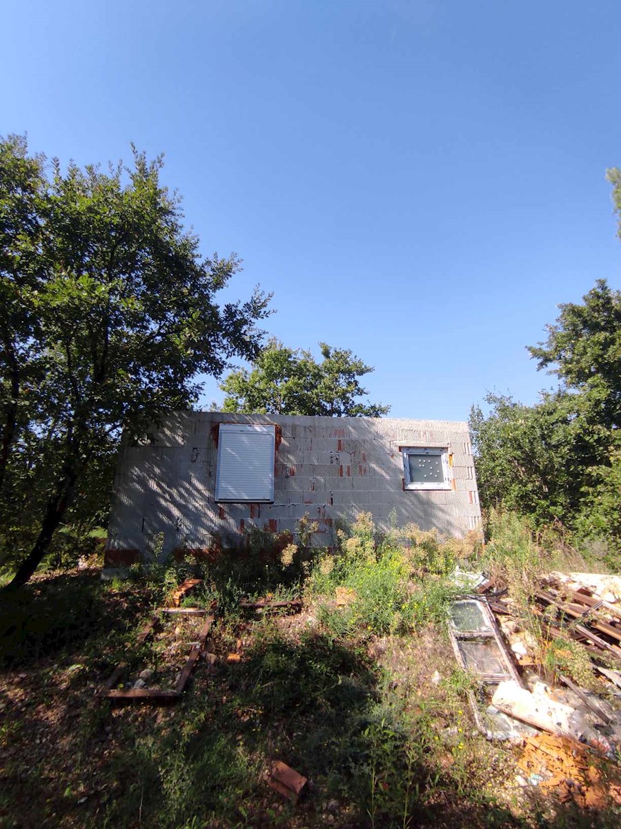 Casolare in costruzione - Šišan