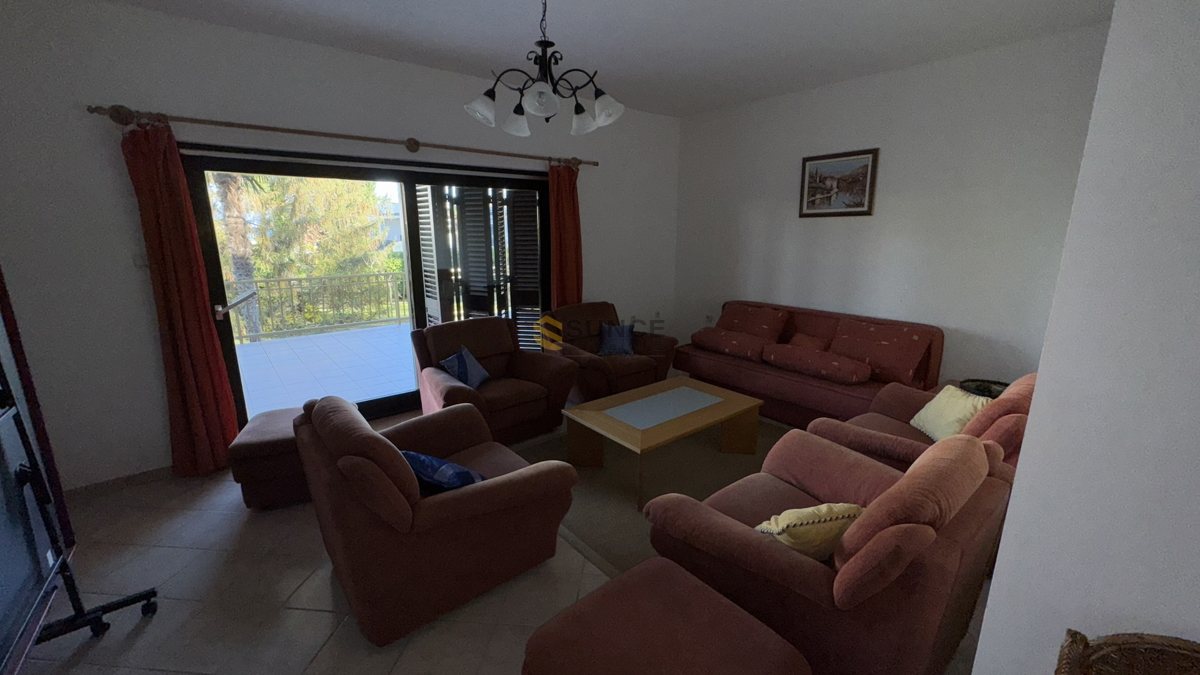 Malinska Vantačići casa indipendente su un ampio giardino paesaggistico vicino al mare!