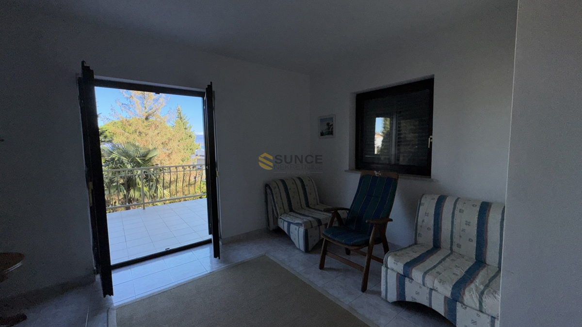 Malinska Vantačići casa indipendente su un ampio giardino paesaggistico vicino al mare!