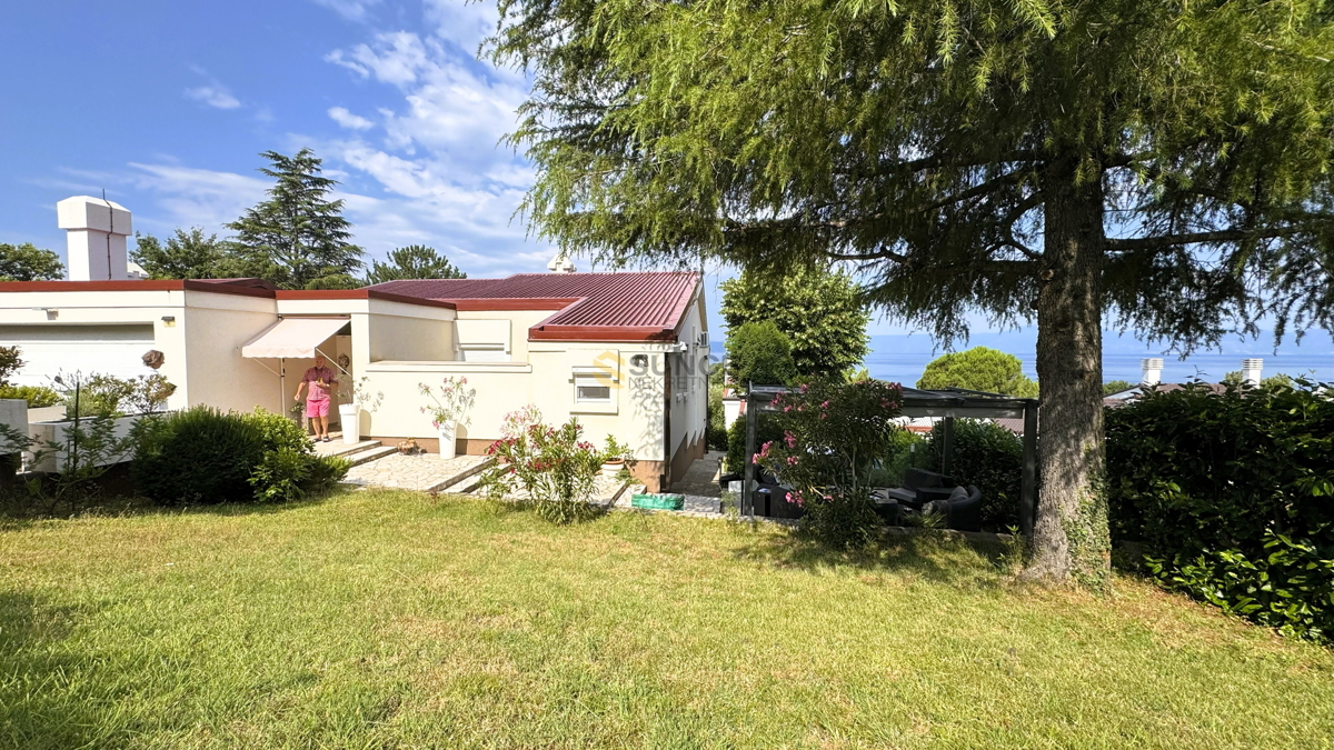 Njivice, spaziosa casa al piano terra con vista mare!