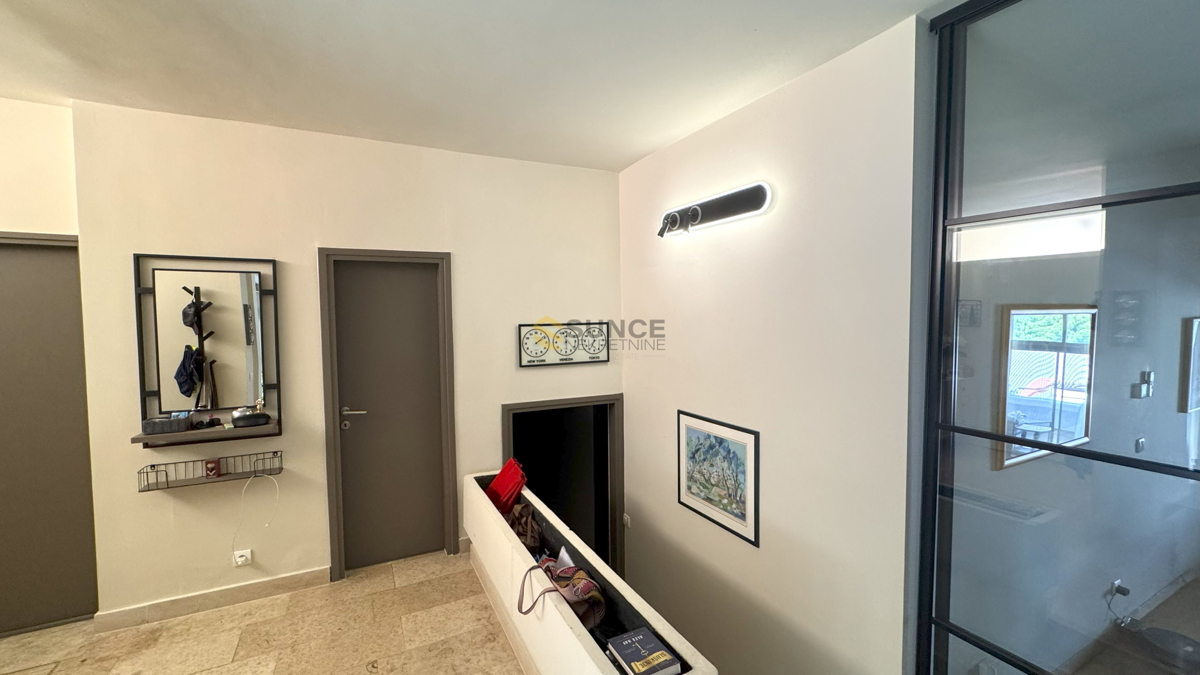 Njivice, spaziosa casa al piano terra con vista mare!