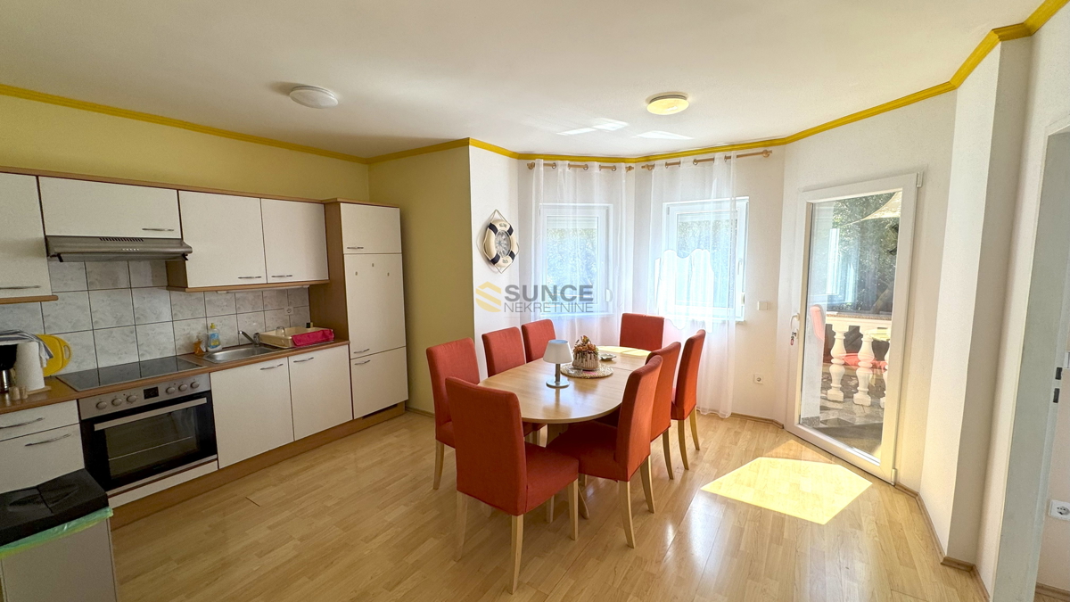 Città di Krk, casa indipendente con due appartamenti separati e vista mare!