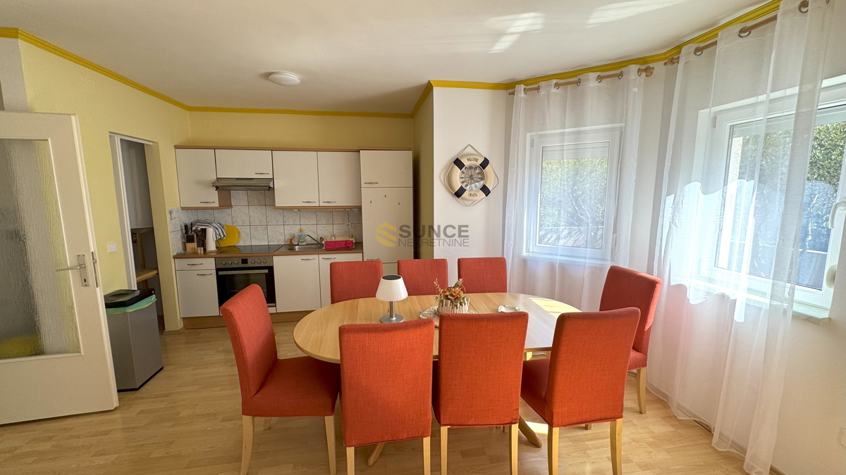 Città di Krk, casa indipendente con due appartamenti separati e vista mare!