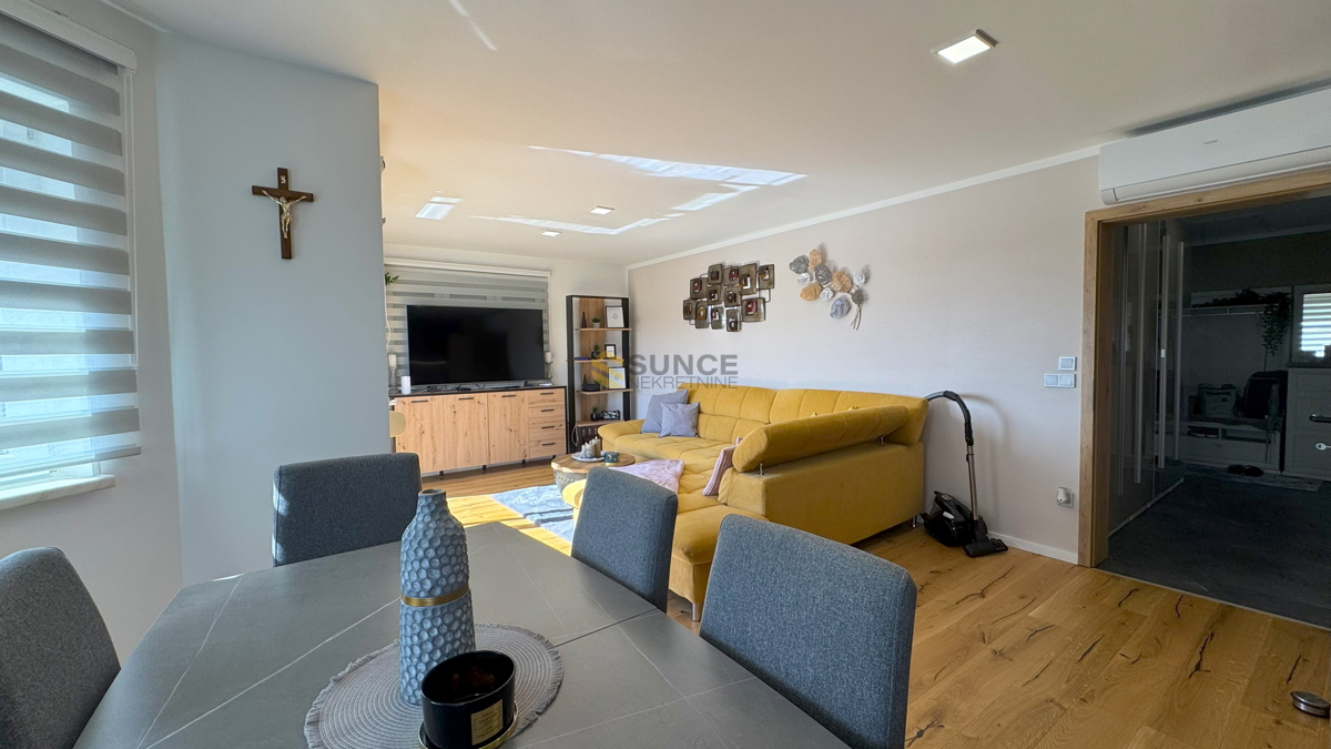 Città di Krk, casa indipendente con due appartamenti separati e vista mare!