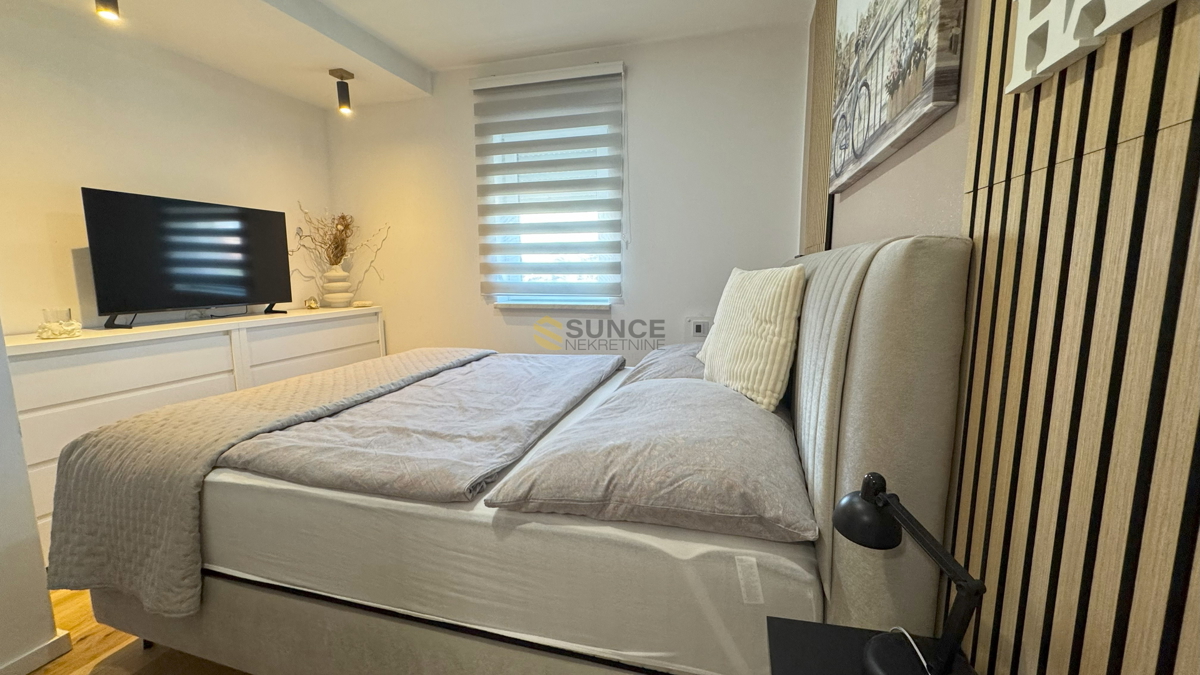 Città di Krk, casa indipendente con due appartamenti separati e vista mare!