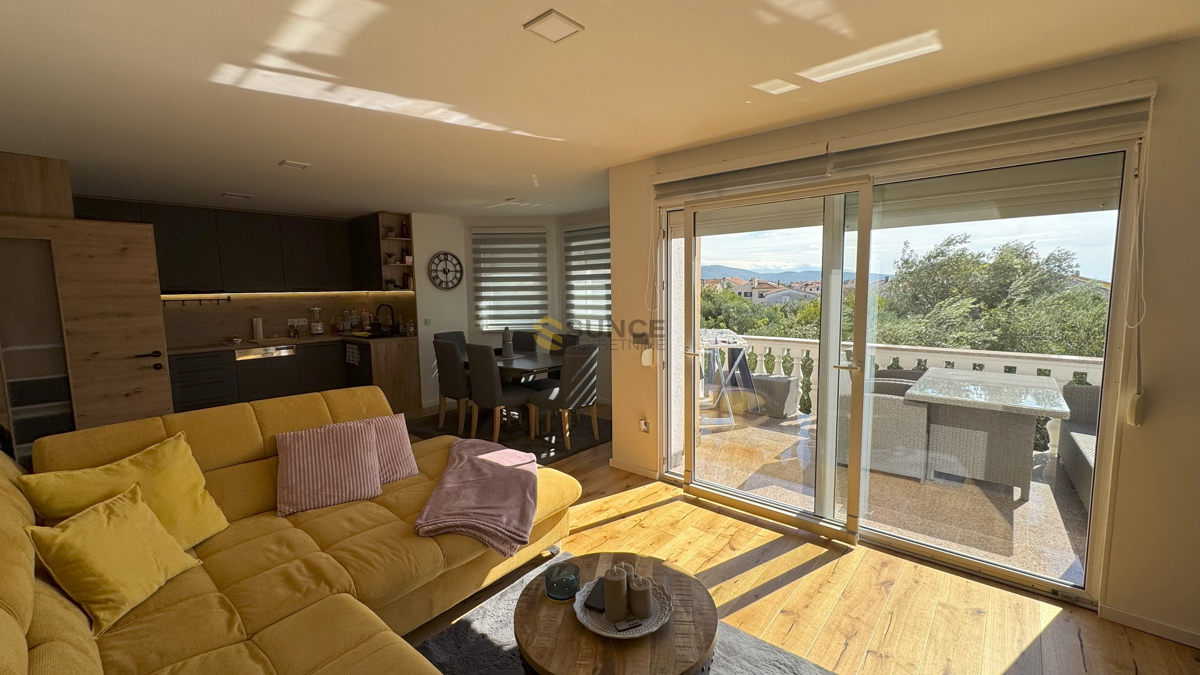 Città di Krk, casa indipendente con due appartamenti separati e vista mare!