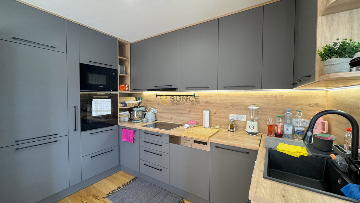 Città di Krk, casa indipendente con due appartamenti separati e vista mare!