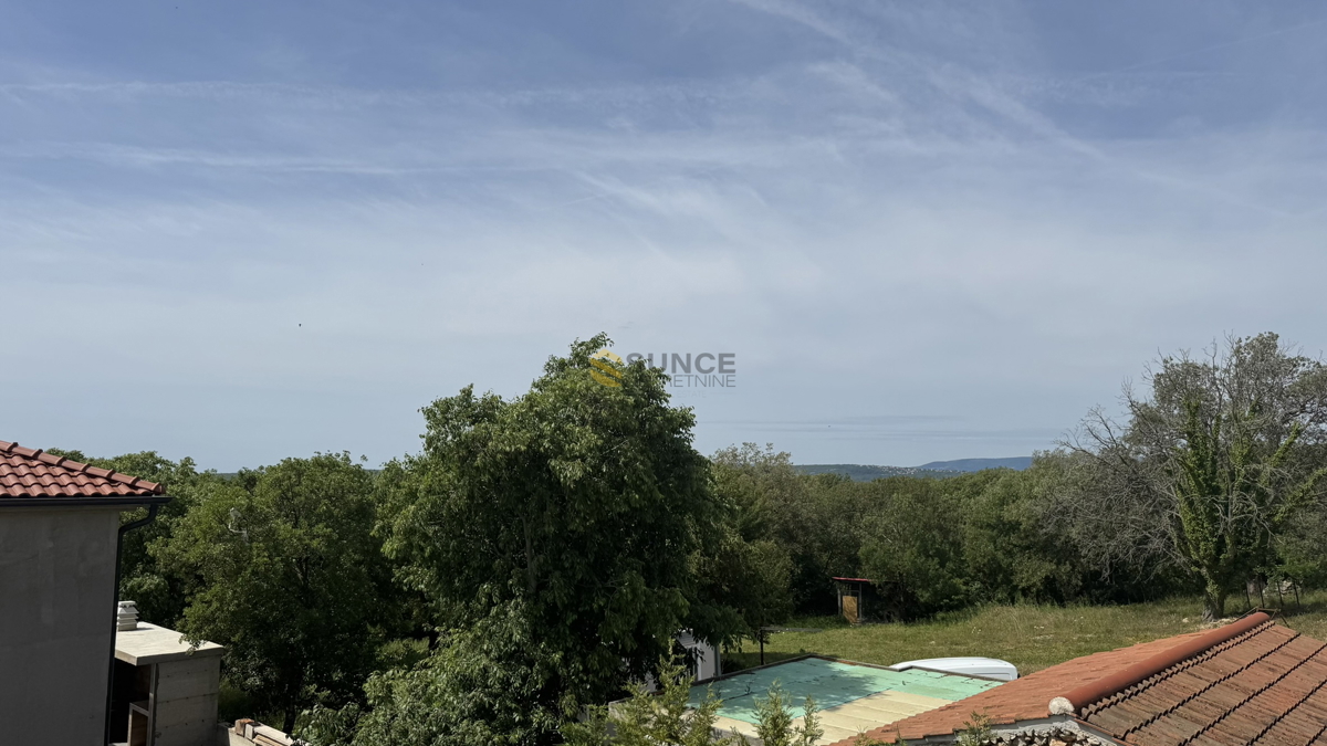 Isola di KRK, dintorni di Vrbnik, splendida nuova villa con piscina riscaldata e giardino curato!