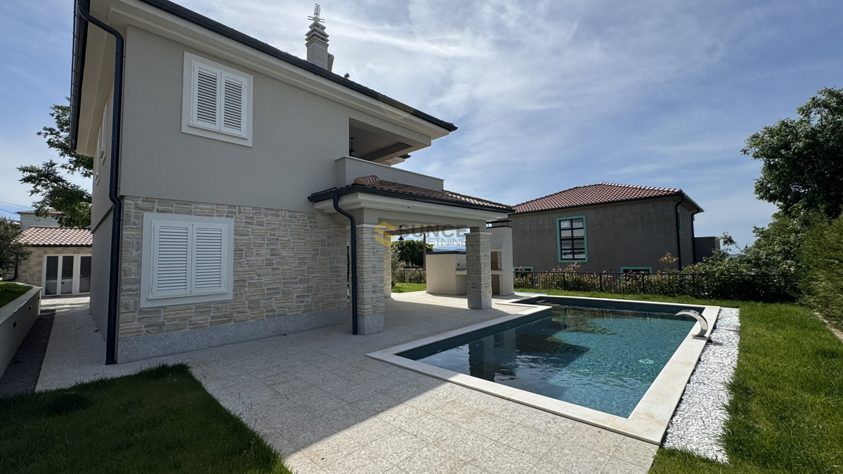 Isola di KRK, dintorni di Vrbnik, splendida nuova villa con piscina riscaldata e giardino curato!