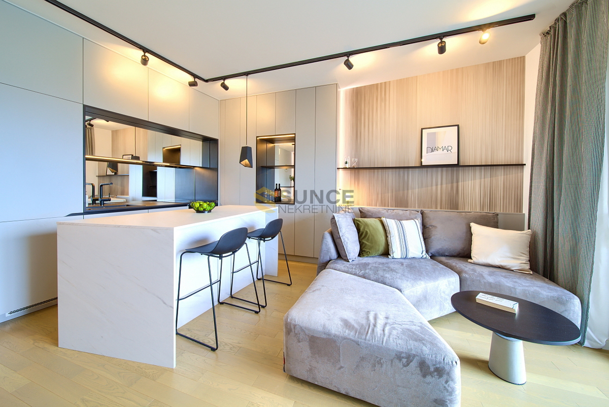 Città di Krk, appartamento arredato al piano terra di 73 m2!