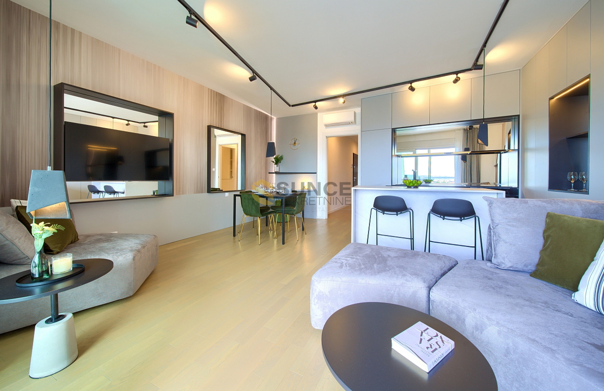 Città di Krk, appartamento arredato al piano terra di 73 m2!