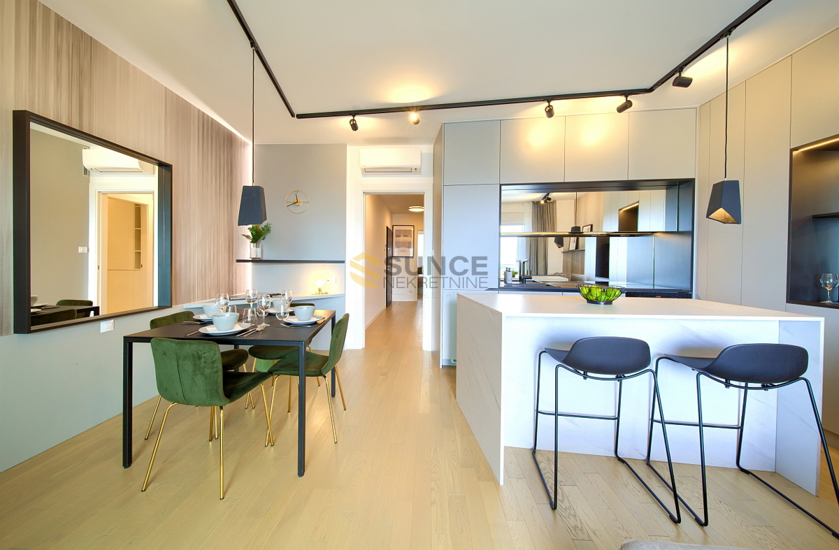 Città di Krk, appartamento arredato al piano terra di 73 m2!