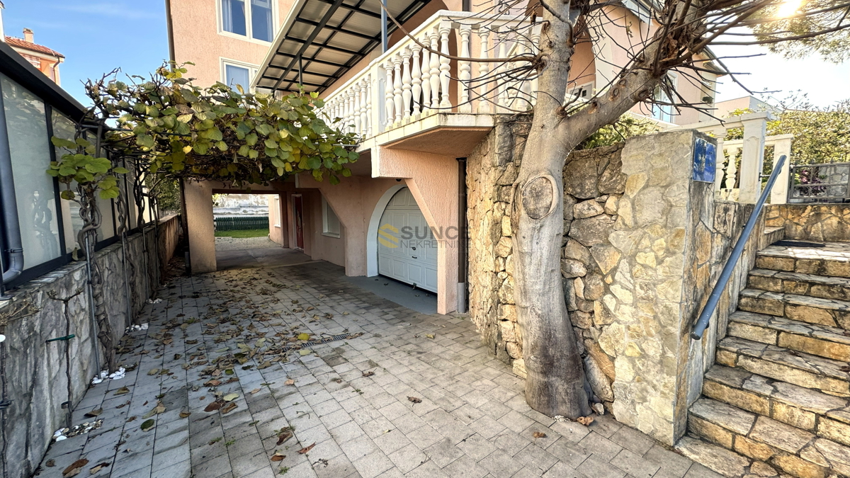 Malinska – Villetta bifamiliare 300 m², 600 m dal mare