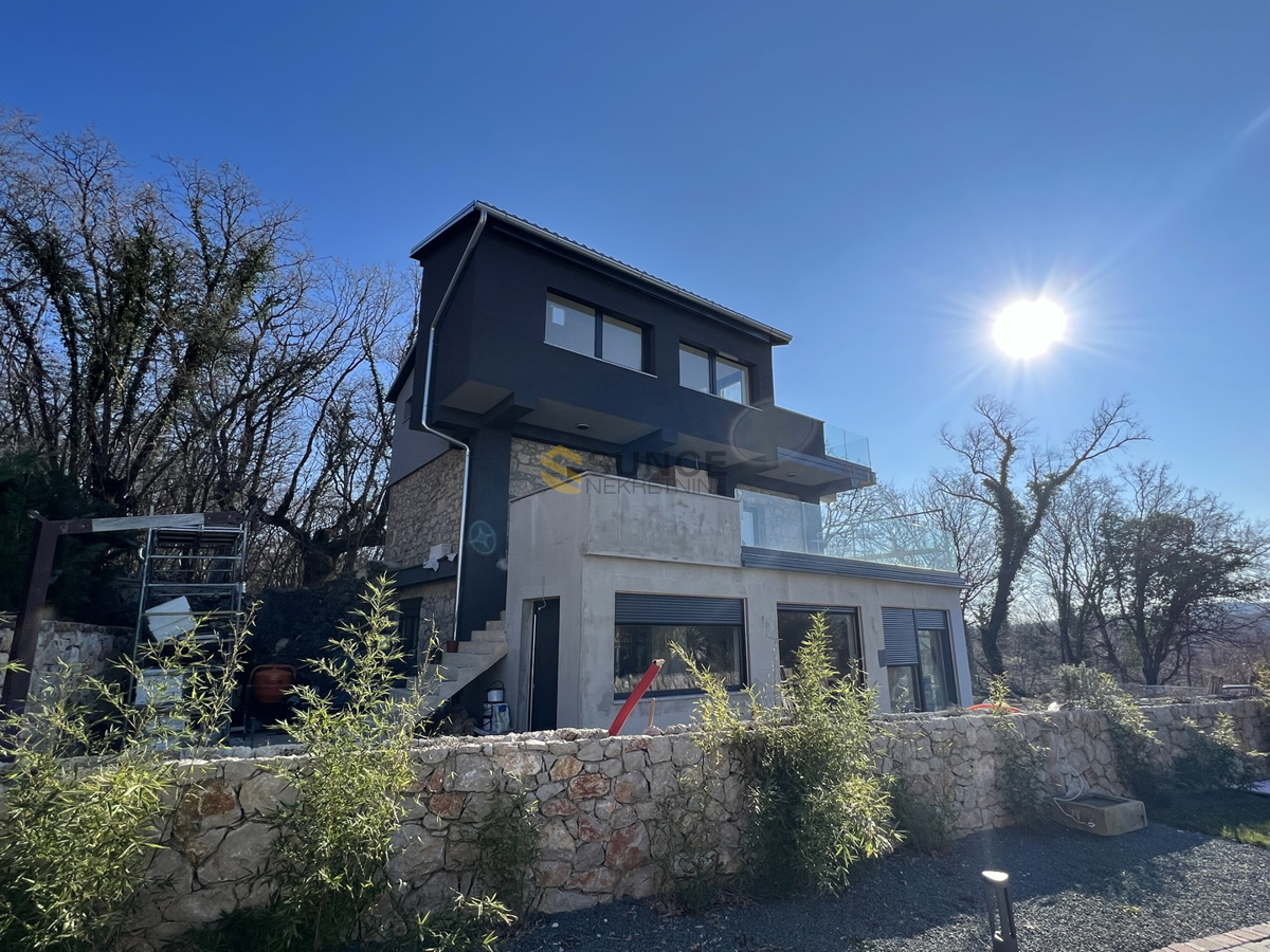 L&apos;isola di Krk, Dobrinj, casa in pietra ristrutturata in una posizione tranquilla!