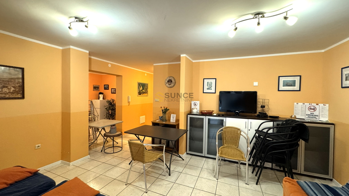 Appartamento ben arredato al piano terra a Baška, vicino al mare!