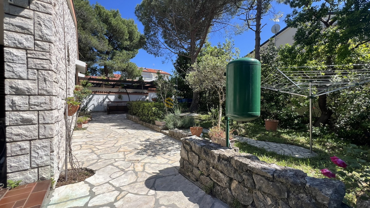 Punat, casa indipendente, prima fila al mare!