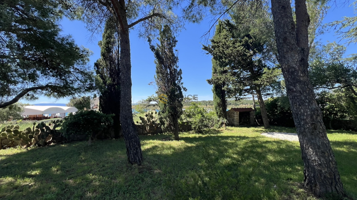 Punat, casa indipendente, prima fila al mare!