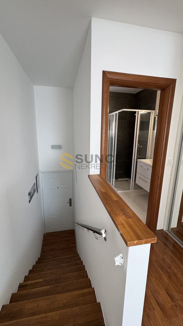 Città di Krk, appartamento su due livelli con vista sul mare!