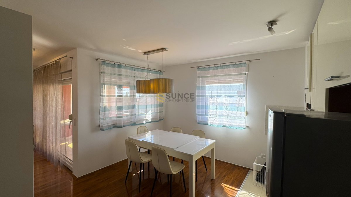 Città di Krk, appartamento su due livelli con vista sul mare!