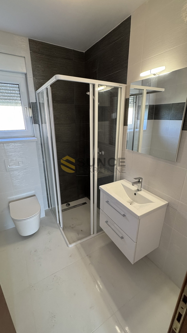 Città di Krk, appartamento su due livelli con vista sul mare!