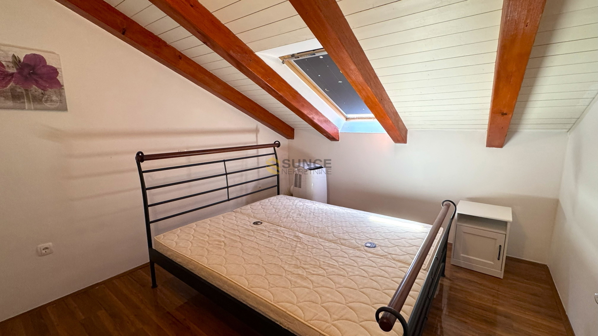 Città di Krk, appartamento su due livelli con vista sul mare!