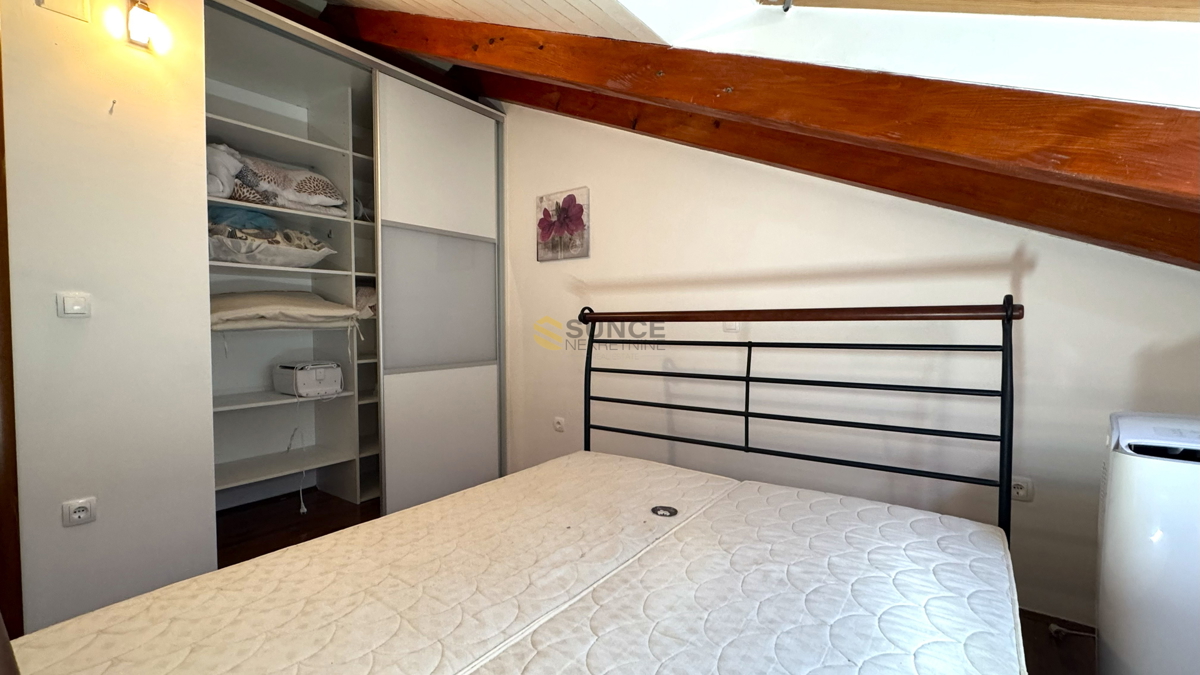 Città di Krk, appartamento su due livelli con vista sul mare!