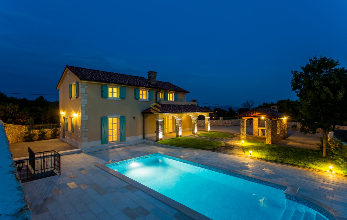 L&apos;isola di KRK, nuova villa con piscina in una bella posizione tranquilla!