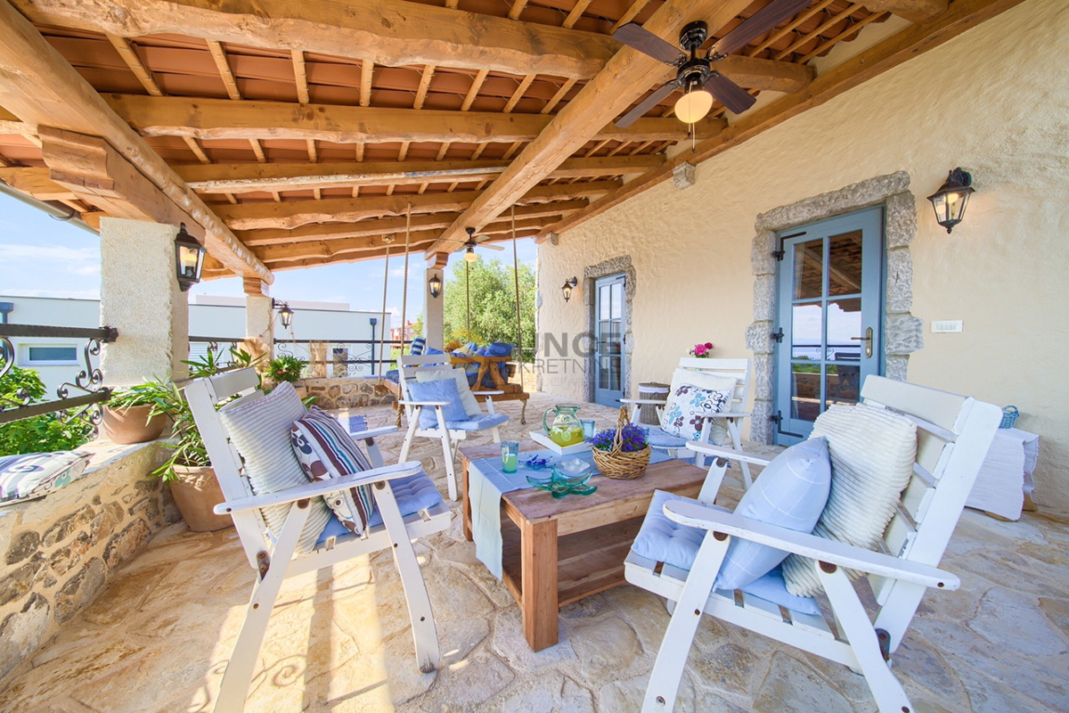 Malinska, bellissima villa rustica con piscina e vista mare aperta!