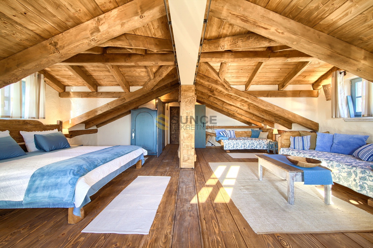 Malinska, bellissima villa rustica con piscina e vista mare aperta!