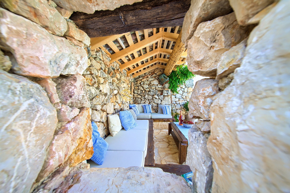 Malinska, bellissima villa rustica con piscina e vista mare aperta!