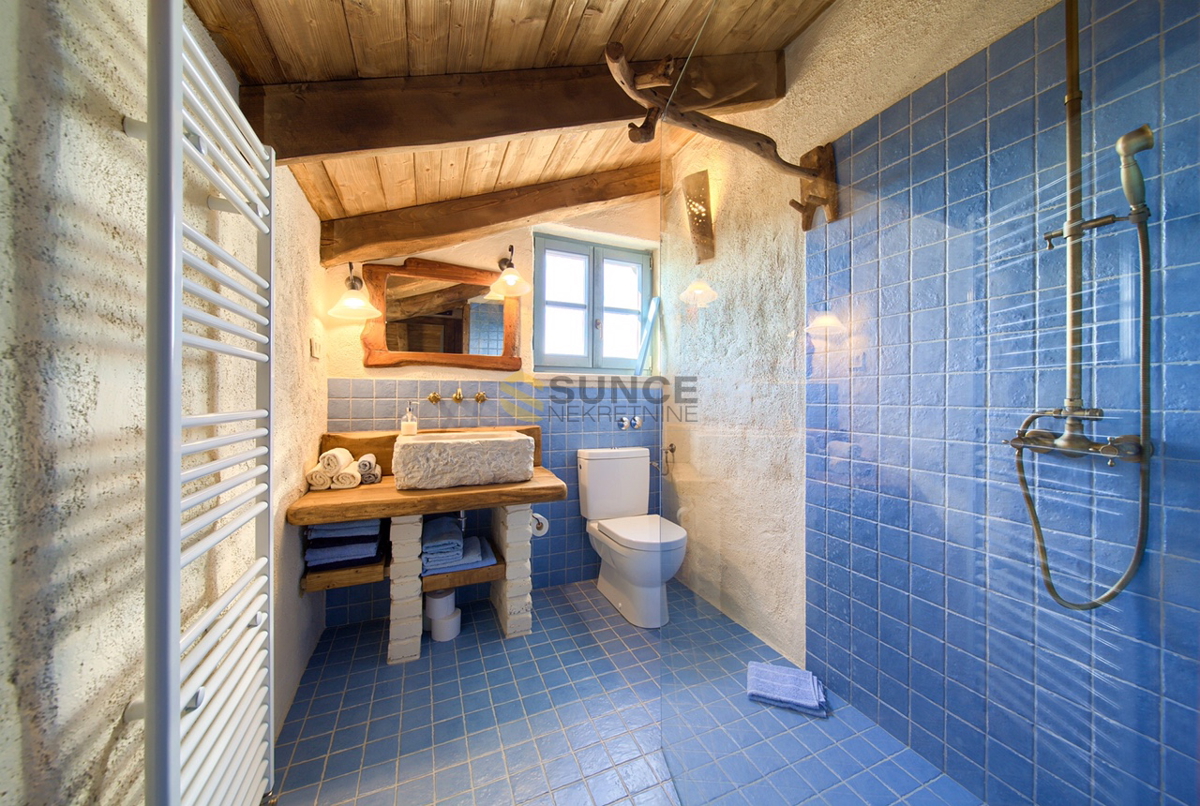 Malinska, bellissima villa rustica con piscina e vista mare aperta!