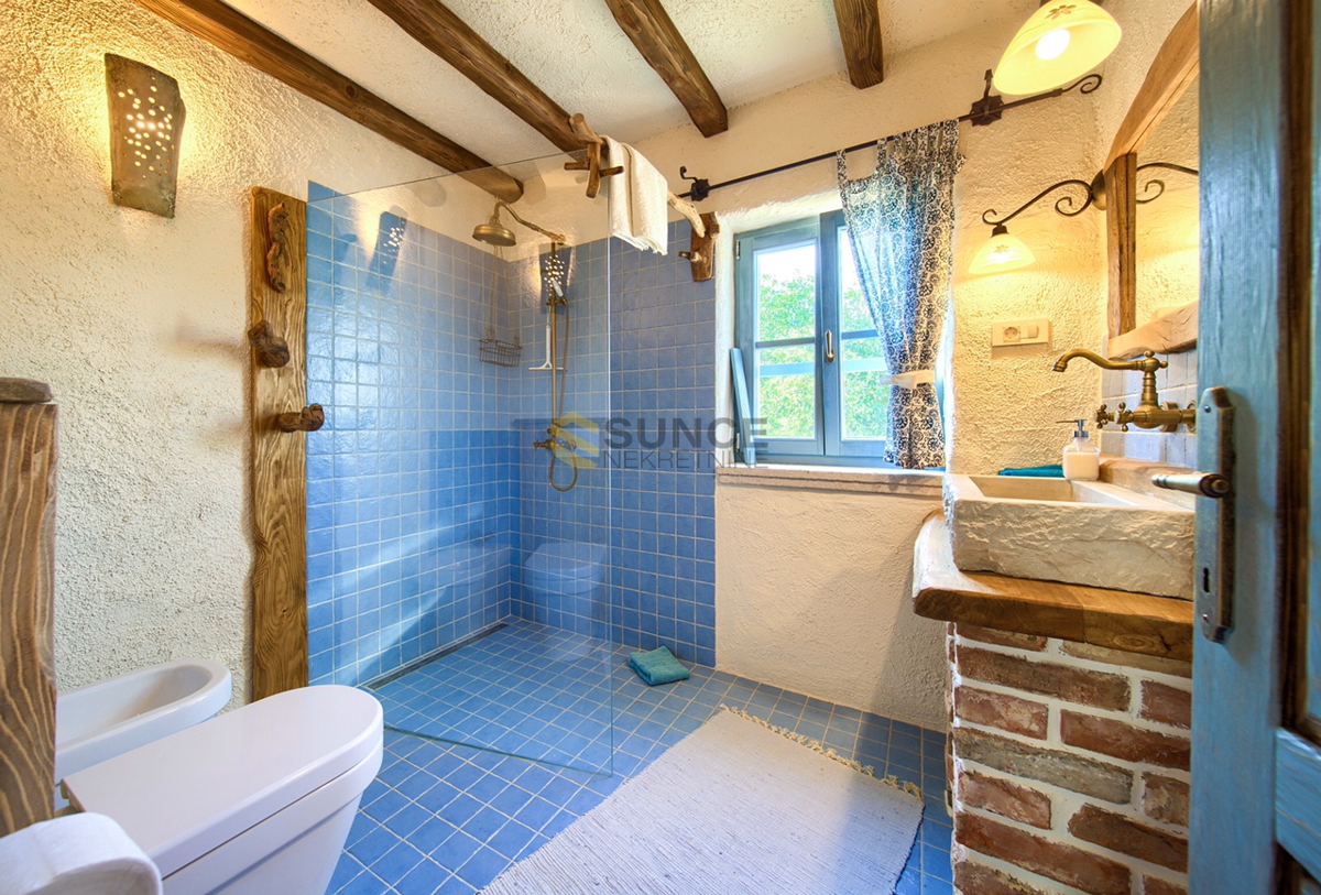 Malinska, bellissima villa rustica con piscina e vista mare aperta!