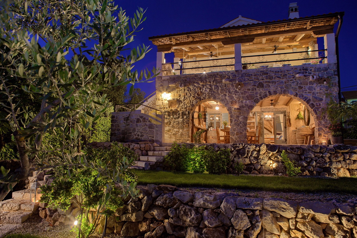 Malinska, bellissima villa rustica con piscina e vista mare aperta!