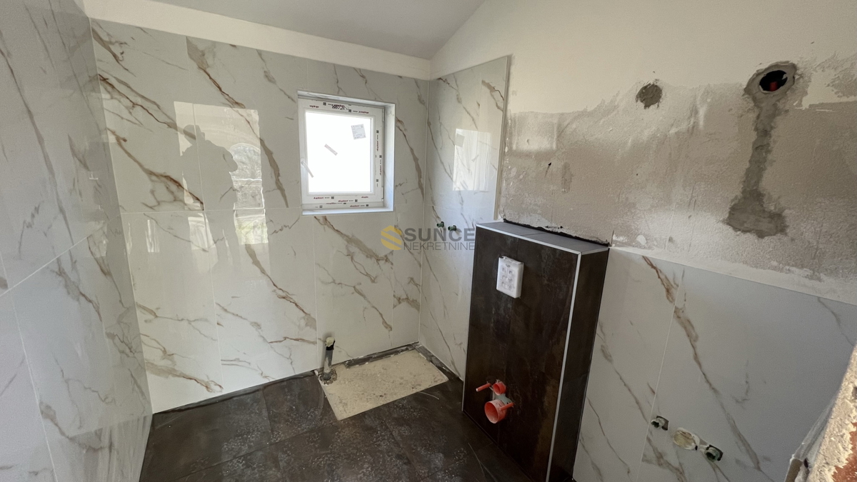 Isola di Krk, Vrbnik, nuova casa bifamiliare con piscina in una bella posizione tranquilla!