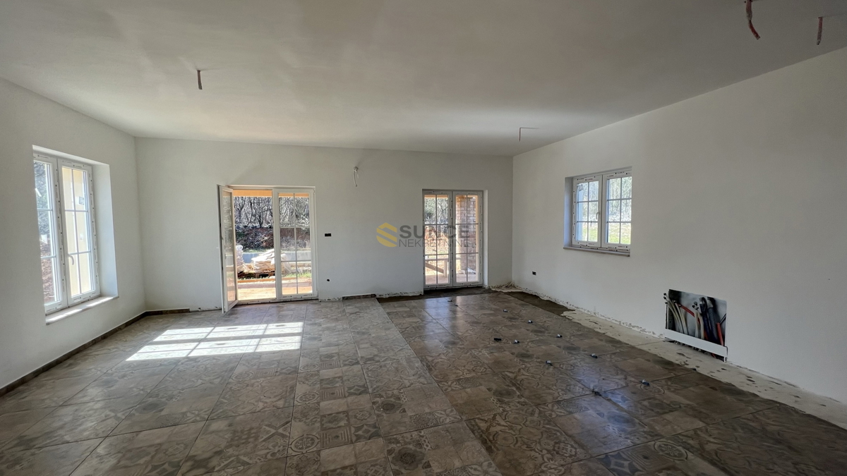 Isola di Krk, Vrbnik, nuova casa bifamiliare con piscina in una bella posizione tranquilla!