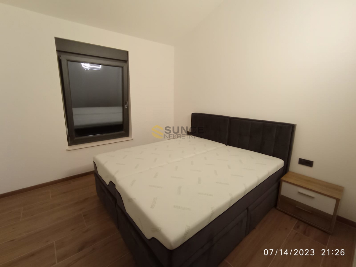 VRBNIK, BELLISSIMA CASA MODERNA, COMPLETAMENTE ARREDATA CON PISCINA E VISTA MARE!