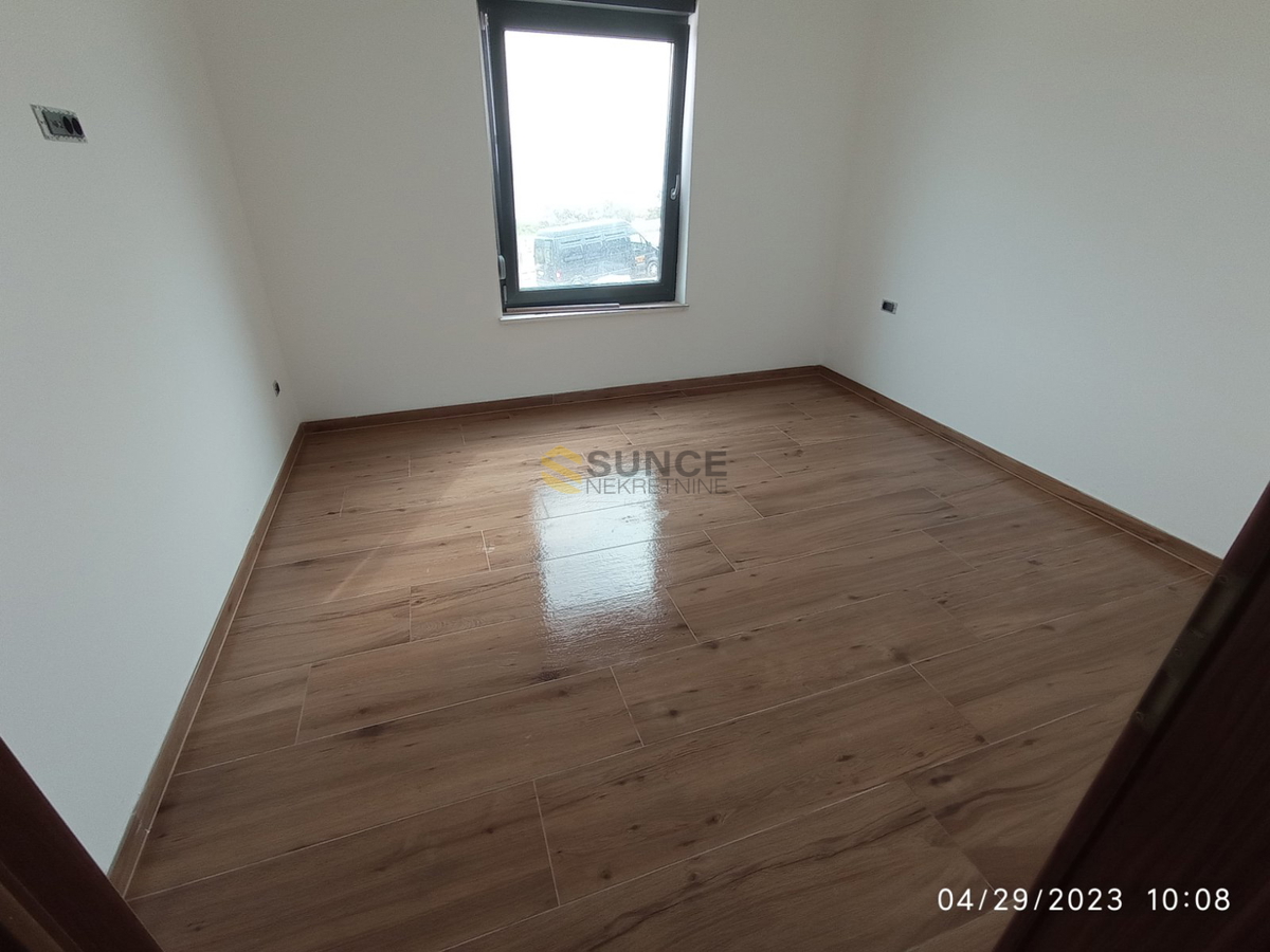 VRBNIK, BELLISSIMA CASA MODERNA, COMPLETAMENTE ARREDATA CON PISCINA E VISTA MARE!