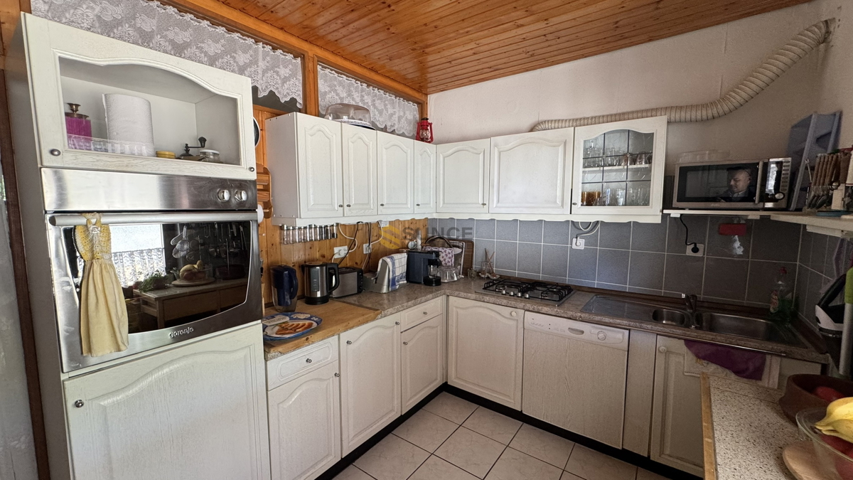 Šilo casa indipendente con quattro appartamenti!