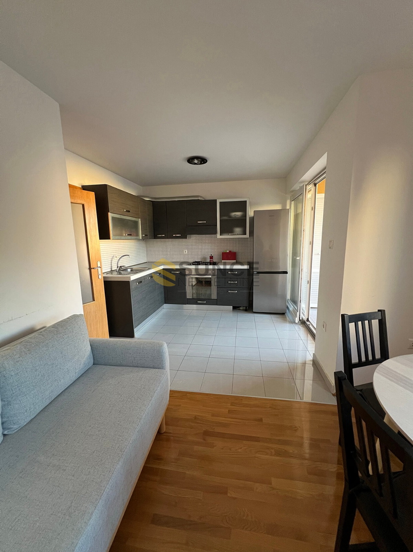 Malinska appartamento di 54 m2 a soli 200 m dal mare!