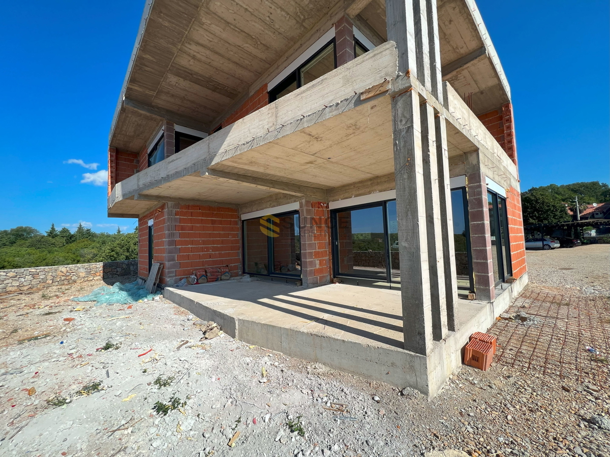 L&apos;isola di Krk, una nuova villa moderna con una bellissima vista sul mare!