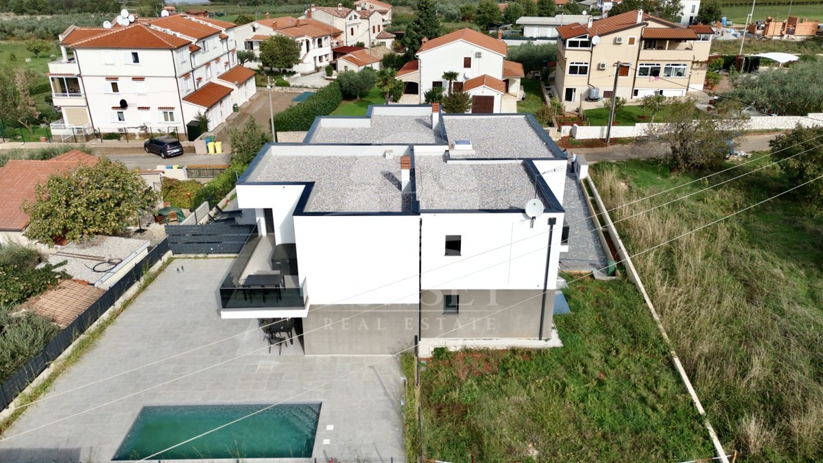 DINTORNI DI POREČ - APPARTAMENTO AL PIANO TERRA CON VISTA MARE