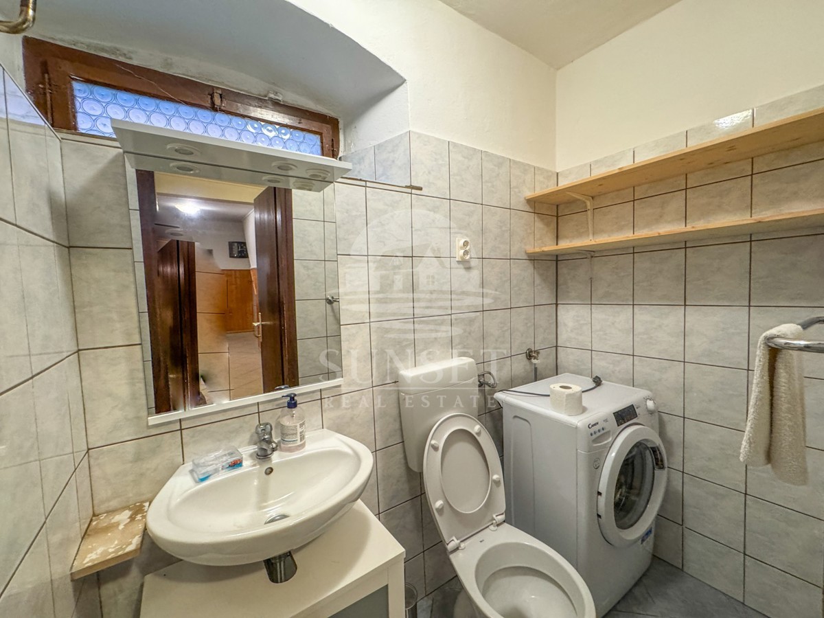 ISTRIA -CASA CON TAVERNA E TERRAZZA CON VISTA MARE