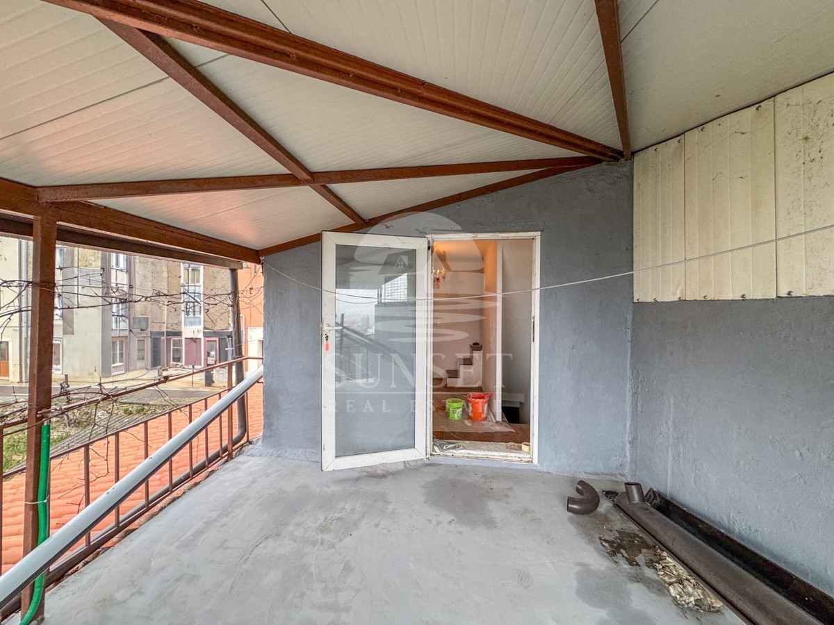 ISTRIA -CASA CON TAVERNA E TERRAZZA CON VISTA MARE