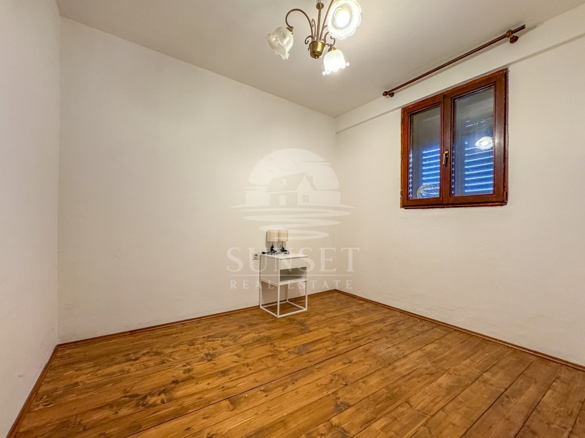 ISTRIA -CASA CON TAVERNA E TERRAZZA CON VISTA MARE