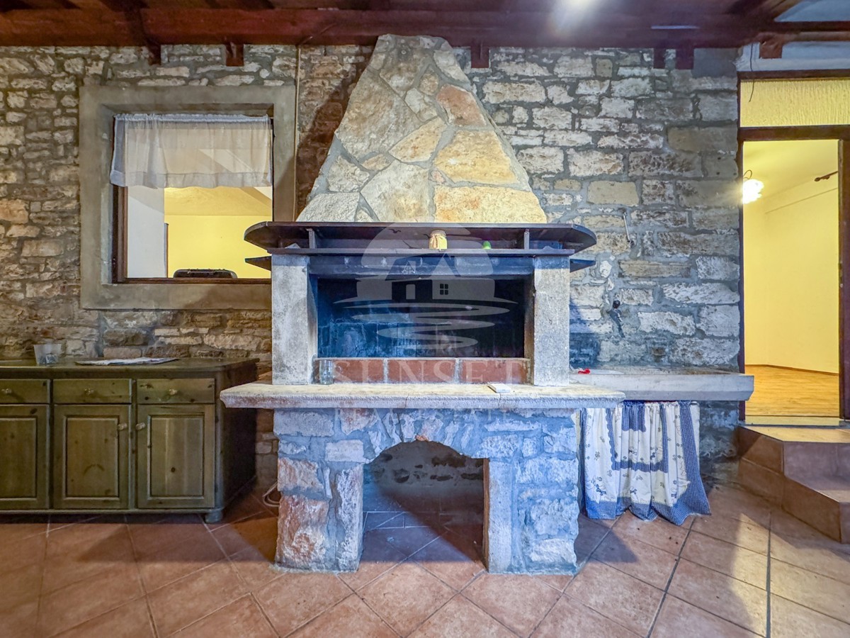 ISTRIA -CASA CON TAVERNA E TERRAZZA CON VISTA MARE