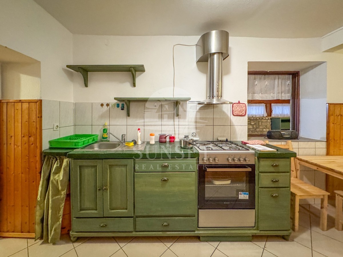 ISTRIA -CASA CON TAVERNA E TERRAZZA CON VISTA MARE