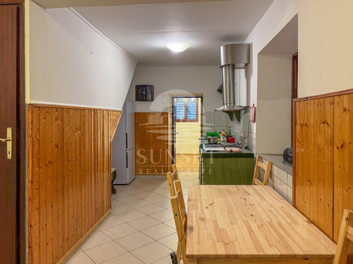 ISTRIA -CASA CON TAVERNA E TERRAZZA CON VISTA MARE