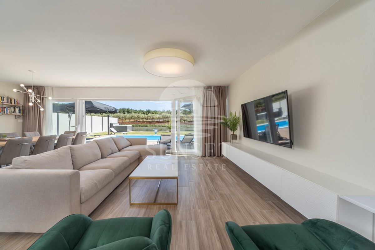 DINTORNI DI POREČ - VILLA LUXURY MODERNA CON PISCINA