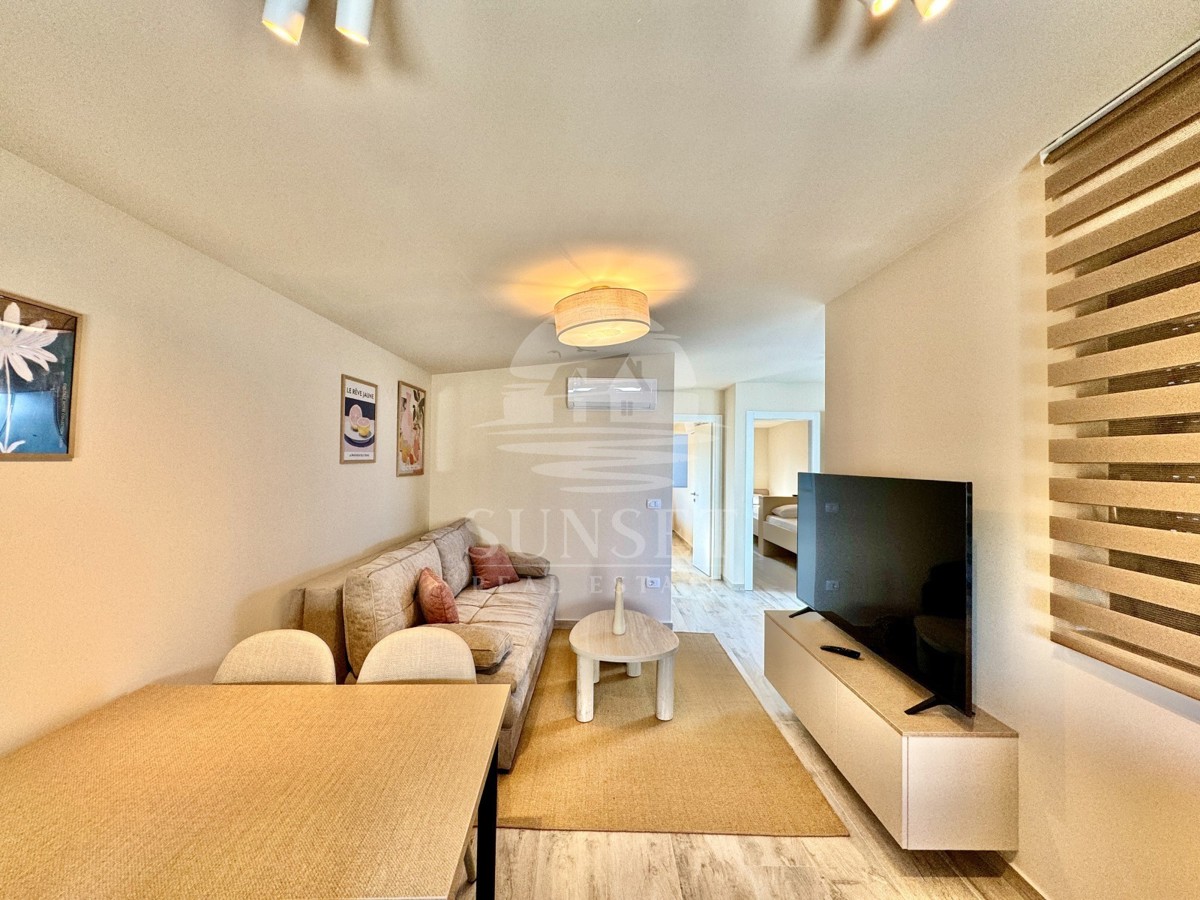 APPARTAMENTO MODERNO A SOLI 300 METRI DAL MARE (E2)