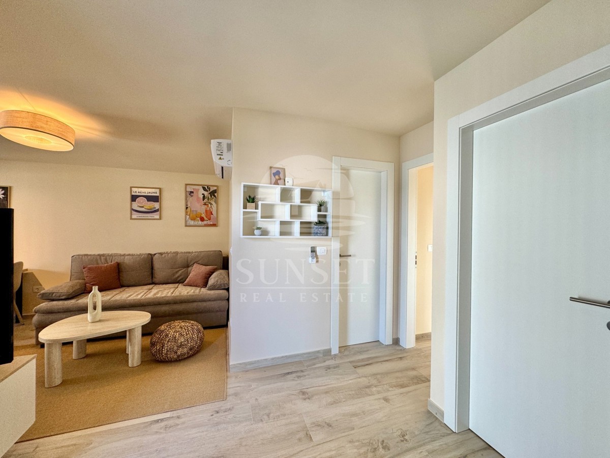 APPARTAMENTO MODERNO A SOLI 300 METRI DAL MARE (E2)